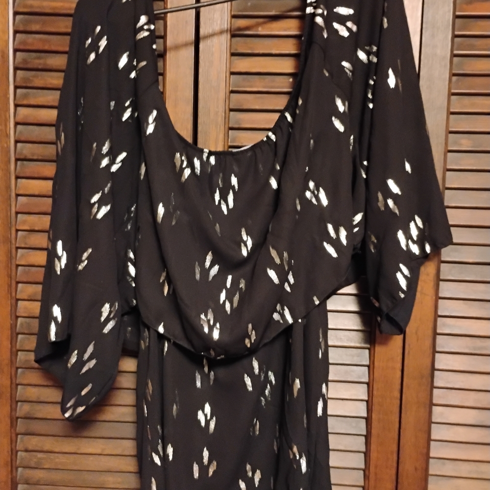 Elegant Black and White Women's Blouse
